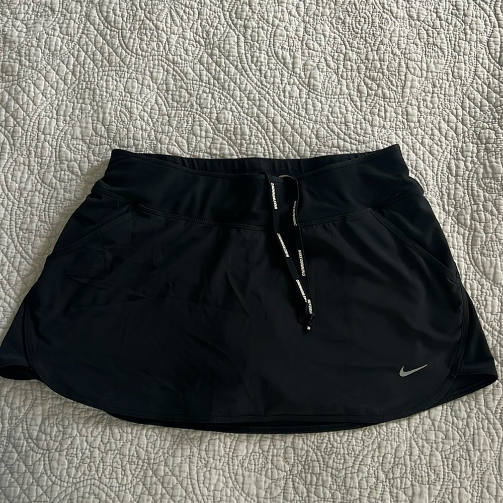 Nike running skort with pockets